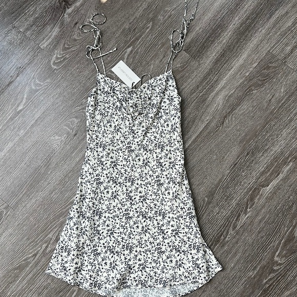 Ivory/Navy Dress with Triangle Cut - M - Picture 1 of 2